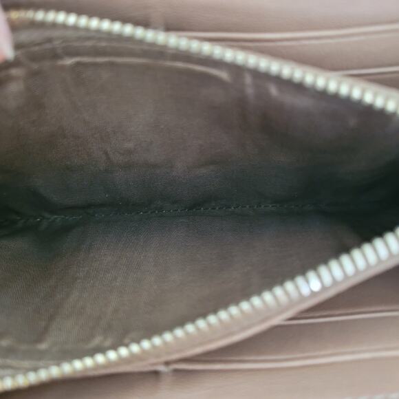 Miu Miu Wallet Matelasse Beige Large Accordion Card Holder Logo Leather Zip - Picture 6 of 10